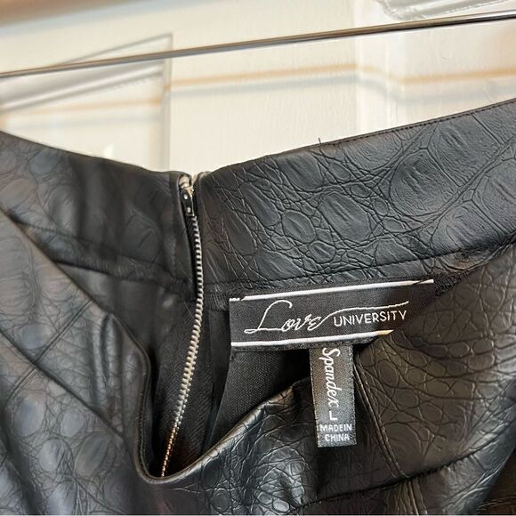 Black Snake Embossed Faux Leather Mini Skirt - Picture 6 of 9